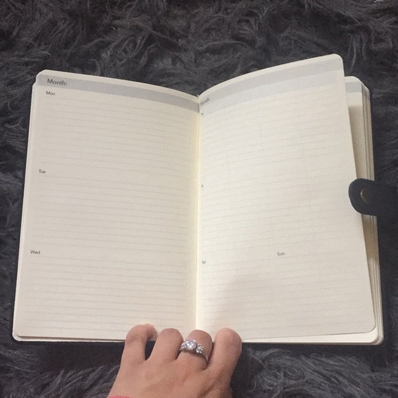 Premium Undated Planner - Picture 5 of 5